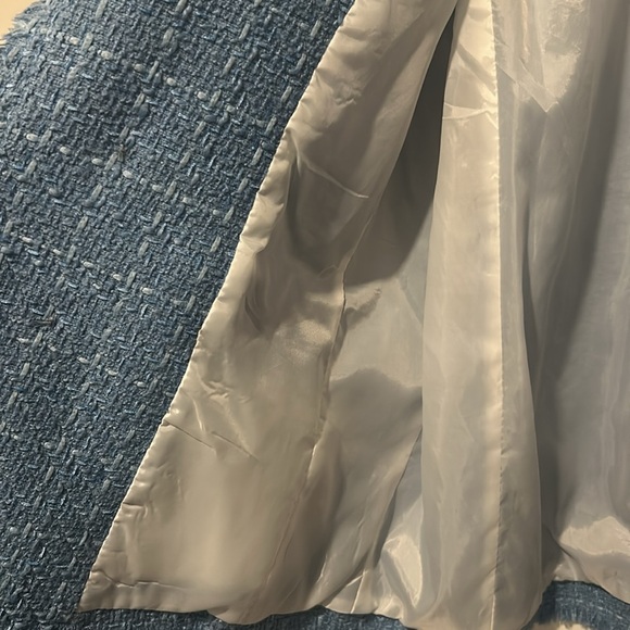 Blazer - Picture 3 of 4